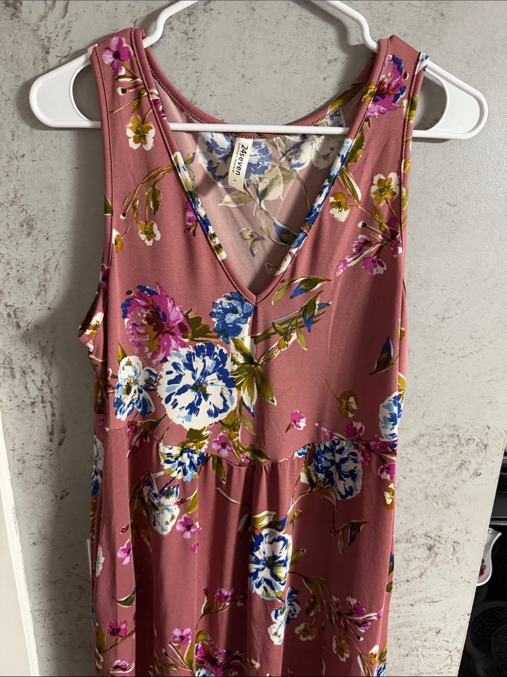 Floral Rose Pink V-Neck Maxi Dress with pockets